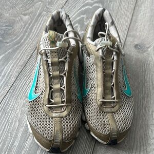 Nike Zoom Air Women's Tan and Teal Sneakers